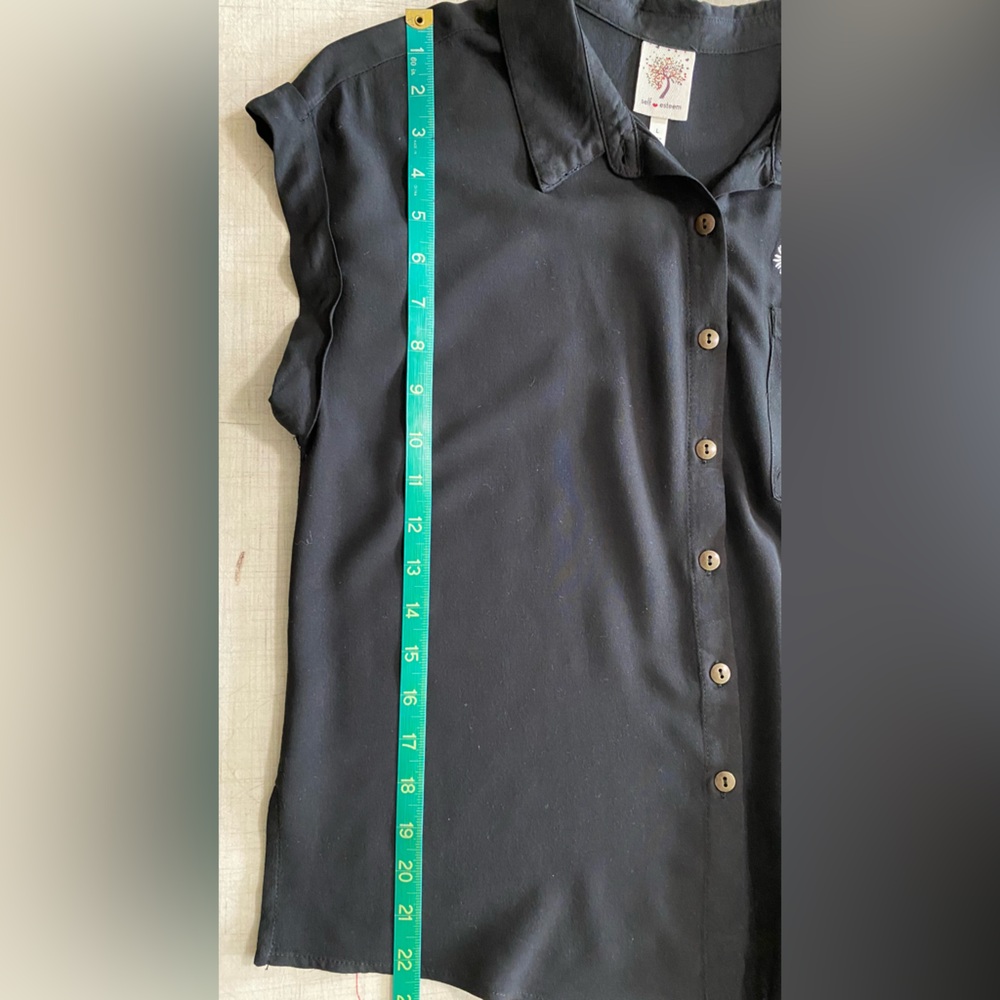 Self Esteem Black Button-Down Top with Daisy Embroidery - Picture 9 of 11